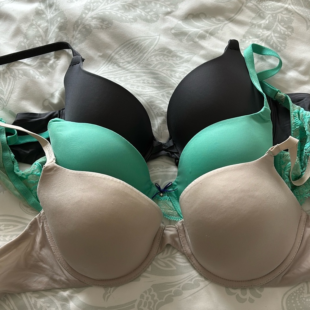 3 lightly lined VS bras